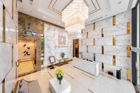 Chính chủ cần bán căn góc 4 phòng ngủ dt 159m2 tầng đẹp view trọn mặt hồ Tây, toà D'El Dorado