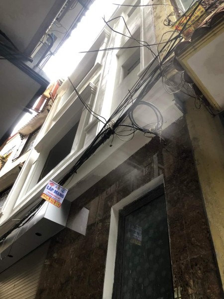 Còn đúng 1 căn 40m2 4 tầng đường Láng Mặt Tiền Khủng trung tâm Quận Đống Đa, giá chỉ 4.75 tỷ