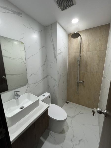 Bán nhà giá rẻ đường CMT8 quận 3 hẻm xe hơi dt 33m² x 3 tầng giá chỉ 4,4 tỷ đồng