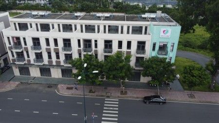 Cho thuê nhà mặt tiền phố Lê Văn Việt. Thích hợp kinh doanh