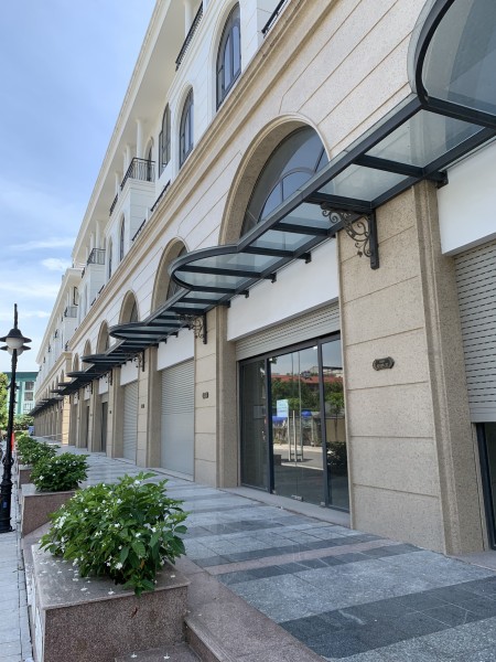 Chính chủ cho thuê shop chân đế diện tích rộng nằm ở toà nhà cao cấp thuộc Vinhomes Ocean park 
