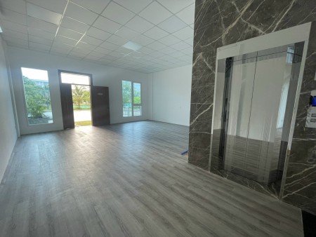 Cho thuê CẶP Shophouse Lakeview Thủ Thiêm 2 giá sale sập sàn 6000$/căn/ tháng. LH 0932689228