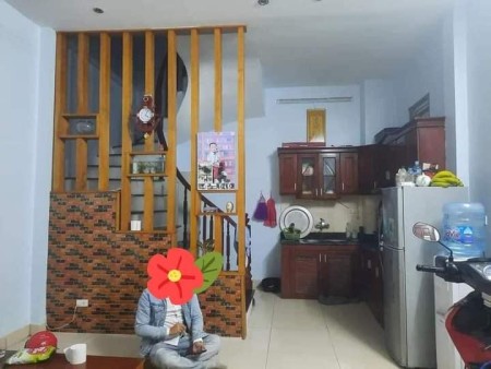 Bán nhà Hoàng Mai 31m x 5 tầng, mặt tiền 4.7m, giá 3.75 tỷ.LH em Lan 0975258510