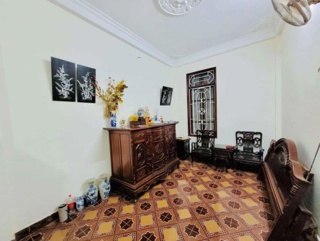 Nhà lô góc mặt ngõ Ba Đình ô tô sát cửa chục bước ra phố LH 0963421397