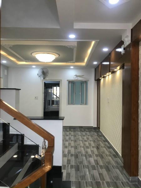 Mặt tiền kinh doanh 5 tầng Phan Huy Ích, cạnh C/c Phúc Yên 2 giá chỉ 7.5 tỷ