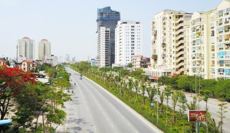 Bán nhà đất mặt phố Võ Chí Công dt 215m2, 10m giá chỉ 150 triệu/m2, giá tốt
