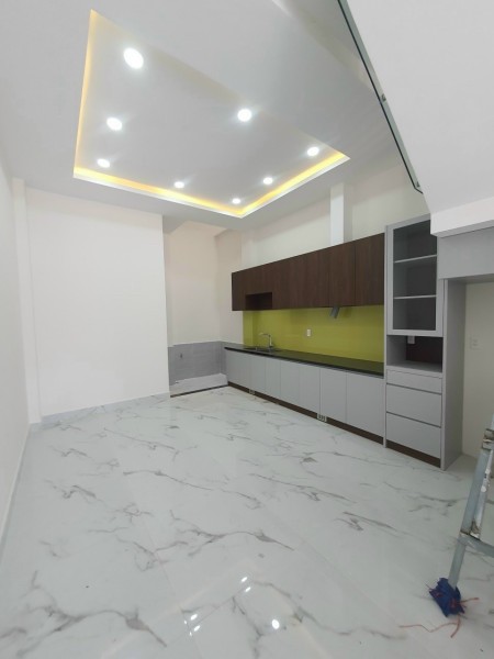 Bán nhà phố Thủ Đức, gần Quốc Lộ 13 LH 0902956997