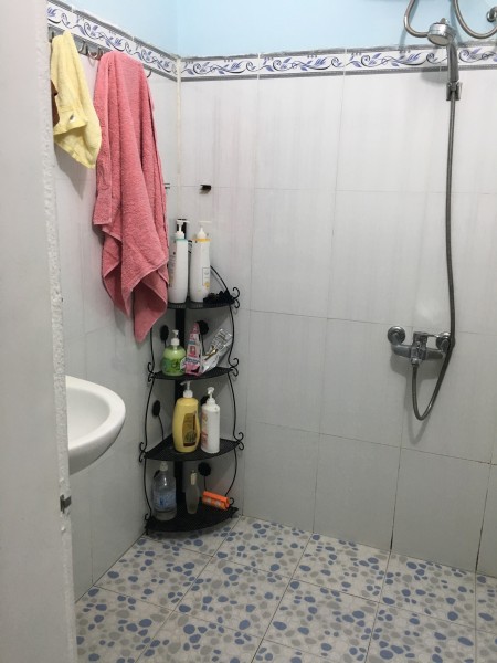 Bán gấp nhà đường Tôn Đản, gần chợ kinh doanh bạt ngàn liên hệ 0935576958