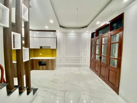 Bán nhanh nhà Nguyễn Khang lô góc kinh doanh đỉnh dtsd 45m2, giá hơn 6 tỷ