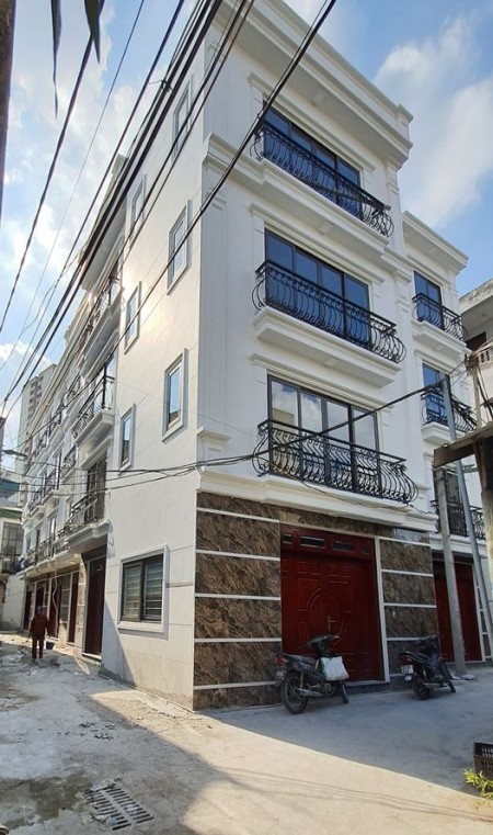 Bán nhà ngõ 318 Ngọc Trì, nhà mới tinh, hiếm có khó tìm đúc 5 tầng kiên cố