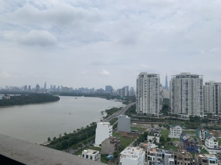 Nhà không có gì ngoài góc nhìn View Siêu Đỉnh tại One Verandah. Nhà đang trống.LH Tâm: 0902.0506.43