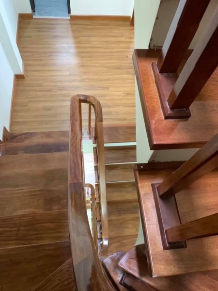 Bán nhà 5 tầng Nguyễn Khang, Cầu Giấy nhà mới đẹp lung linh Ô tô đỗ cửa chỉ 5.6 tỷ