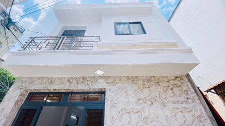 Bán nhà lô góc 3 tầng giá nhỉnh 4 tỷ còn thương lượng ngang 5m, lhcc