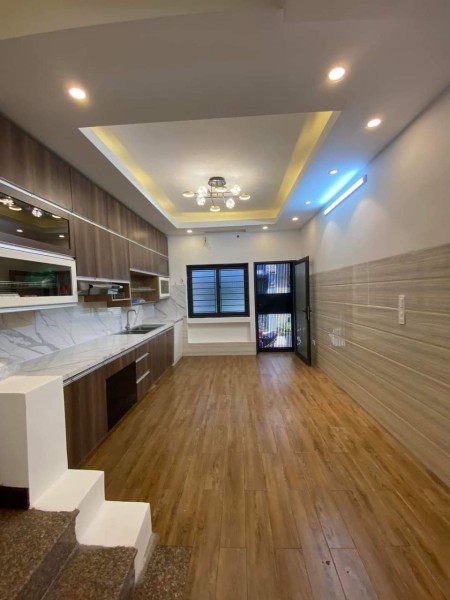 Bán Nhà Phố Trần Duy Hưng 40m2 5T MT4.5 KD giá 7.5 tỷ