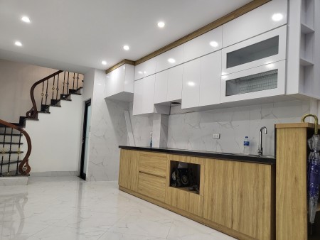 Nhà mới Xã Đàn 30m 5 tầng 3.5 m mặt tiền giá 3.9 tỷ Đống Đa, Hà Nội