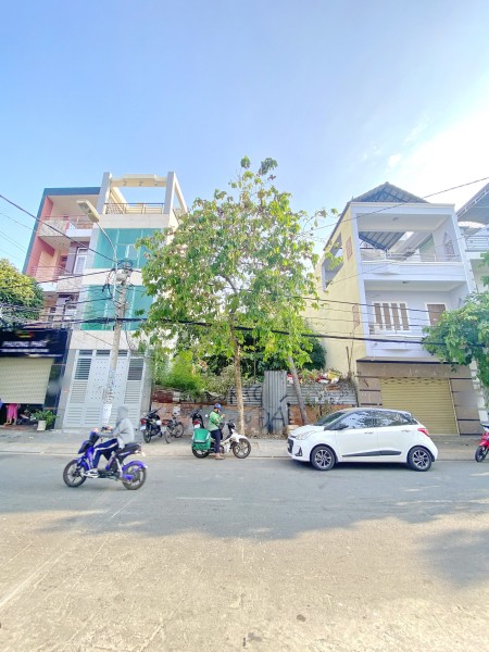 Chính chủ bán đất thổ cư vị trí đẹp mặt tiền đường số Quận 7, giá đầu tư