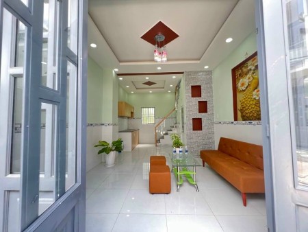 Bán gấp nhà gần kcn Nhị Xuân gần cầu lớn Hóc Môn dọc Nguyễn Văn Bứa