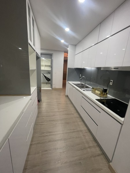 Cho thuê căn hộ 3PN The Manor, Quận Bình Thạnh gần cầu Sài Gòn