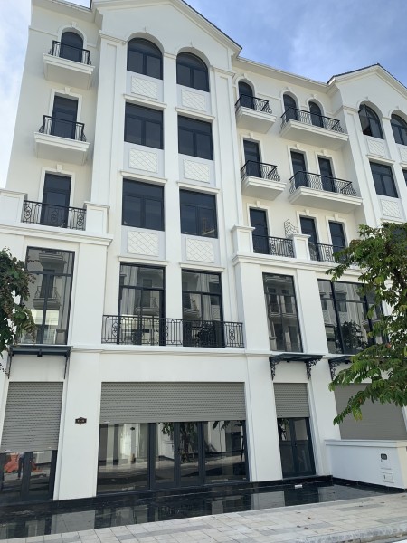 Bán nhanh căn nhà phố Vinhomes Grand Park phân khu manhattan giá tốt nhất thị trường LH 0976911146