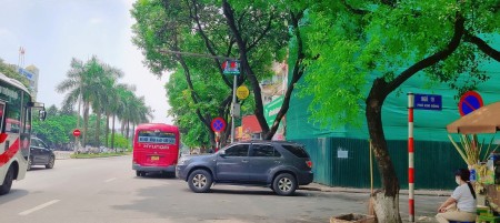 Bán nhà Kim Đồng giá bán 9.8 tỷ 7 tầng khu an ninh, yên tĩnh, giá tốt