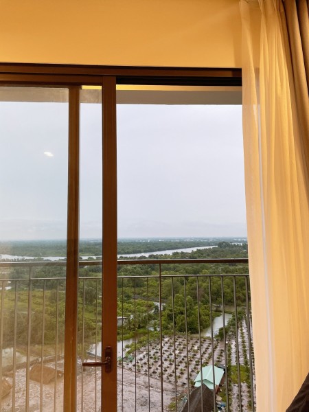 Chính chủ bán gấp 2 phòng ngủ, 2 wc dt 68m2, view sông biệt thự full nội thất giá rẻ nhất thị trường