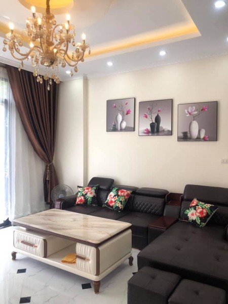 Nhà dân xây mới xây 2 năm cực hiếm nhà 32m² x 5 tầng bát Khối, giá 3,15 tỷ