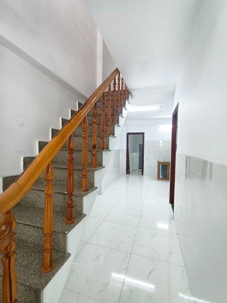 Bán nhà 2 mặt kiệt ô tô đỗ cửa cực thoáng mát đường Tôn Đức Thắng sát nách bến xe
