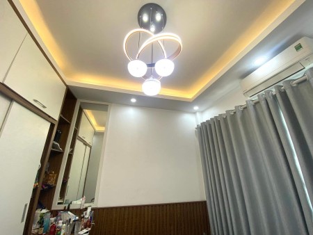 Bán nhà Hoàng Như Tiếp, ngõ ô tô qua nhà 40m, 5 tỷ