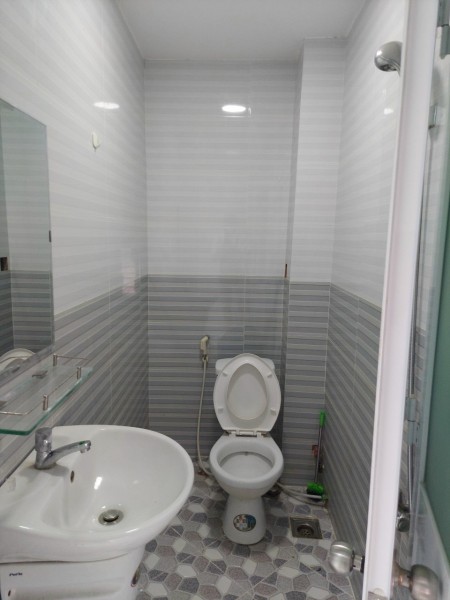 Bán nhà hẻm xe hơi 8m thông đường Bình Thới dtsd 30m2, 2 Tầng