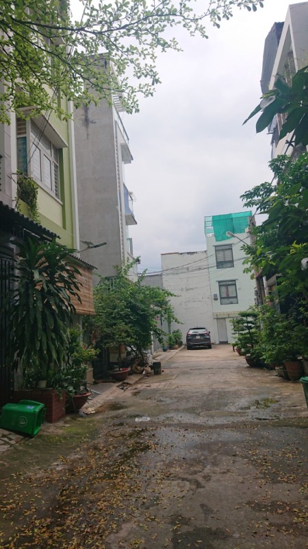 Bán nhà HXH quốc Lộ 13 TP Thủ Đức có 1 trệt 2 lầu sân thượng hẻm 6m