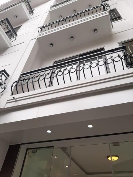 Bán nhà lô góc 41m, 5 tầng, mặt tiền 3.7m giá nhỉnh 6Tỷ. Dương Văn Bé, Hai Bà Trưng 0947913839