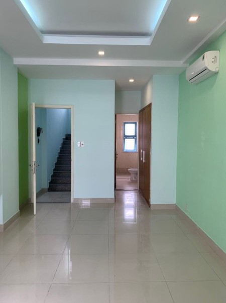 Bán nhà tại Đường Lạc Long Quân, Phường 5, Quận 11, Tp.HCM diện tích 38.5m2 giá chỉ 10.6 Tỷ