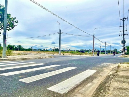 Bán nhanh lô đất nên trung tâm hành chính Đông Hòa giá 2 tỷ/nền