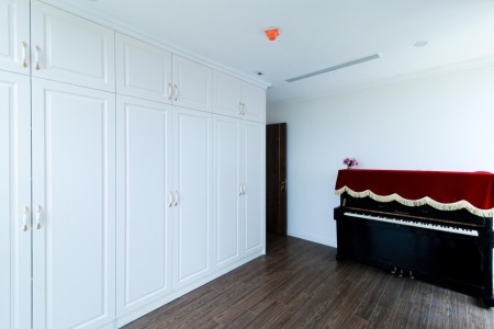 Chính chủ bán căn hộ chung cư Sunshine City, Ciputra. Tòa S5, DT: 80m, 2N, 2VS, Giá: 3.8 tỷ.
