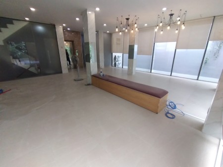 Cho thuê MT Sương Nguyệt Ánh DT 10x42m KC 4 Lầu 300 triệu. Gọi 0911989098 Quân Đồng