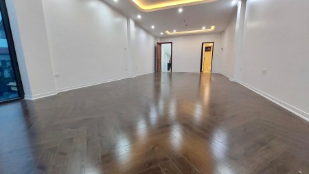 Bán nhà Trung Hoà ô tô tránh văn phòng kinh doanh sầm uất, dt 42m2, 6 tầng thang máy, 16 tỷ