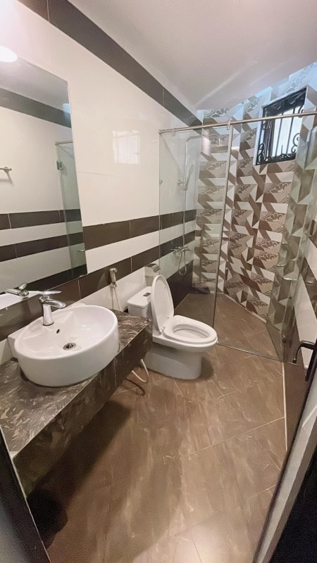 Nhà phố Kim Đồng ô tô vào nhà kinh doanh đỉnh, lô góc vỉa hè dt 45m2, 4 tầng, giá chỉ 6 tỷ
