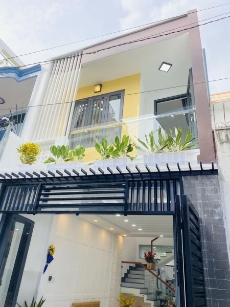 Nhà Ngay Mặt Tiền(3pn, 2wc) 82m2 giá 730tr, sổ riêng chính chủ tặng NT dọn ở ngay 0902160844