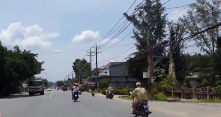 Sang gấp 816m2 đất chính chủ full thổ cư đối diện chợ giá 650 triệu, sát khu công nghiệp