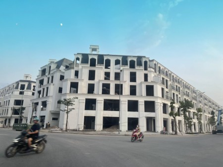 Bán LK 10-10, mặt đường 30m tại KĐT Hinode Royal Park. lh 0382703234