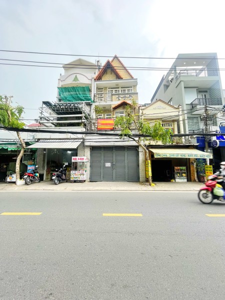 Bán nhà mặt phố 2 lầu đường Lâm Văn Bền, phường Bình Thuận, quận 7