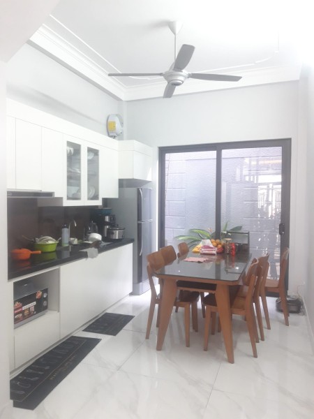 Bán nhà riêng phố Ái Mộ, Long Biên, Hà Nội, DT 55m² x 5 tầng, giá chỉ gần 6 tỷ