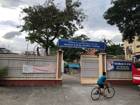 Nhà đẹp HXH có hợp đồng thuê 300 triệu/năm đường Nguyễn Hữu Thọ, quận 7