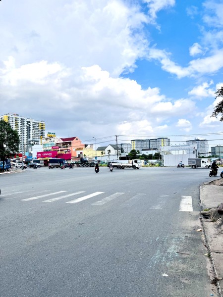 Bán nhà mặt tiền GS12, TTHC Dĩ An, kinh doanh đa ngành nghề, 1T2L. 81m2 giá siêu tốt hiếm có.