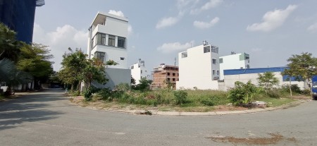 Đất ngộp kẹt vốn bán gấp lô góc kề góc trong KDC Quận 12 108,4m2 SHR, XDTD