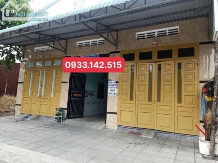 Nhà trọ bố mẹ mình cần bán gấp, ở Mỹ Phước 3 - ngay chợ vừa buôn bán vừa cho thuê