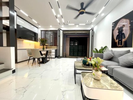 Bán nhà ngõ 34 Hoàng Cầu, ô tô tránh, 50m2 x 5 tầng, 14.5 tỷ