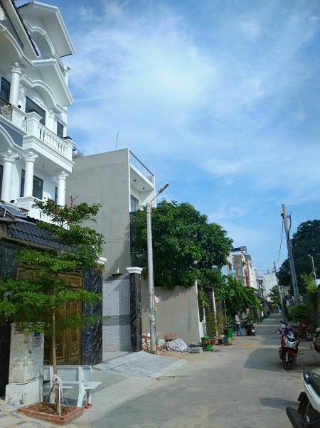 Bán nhà quận 8 phường 2 1 trêt 1 lầu giá chỉ hơn 3ty giáp q1 q4 q7