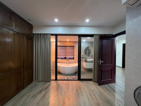 Bán nhà cực đẹp tại Đông Anh, ô tô đánh thắng vào nhà, diện tích 155m2, liên hệ 0385521222