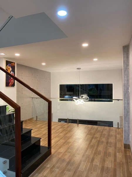 Bán gấp nhà 1trệt, 1 lầu Quận 8 Âu Dương Lân, dt 69m2, giá 1.01 tỷ, gần chợ, trường học